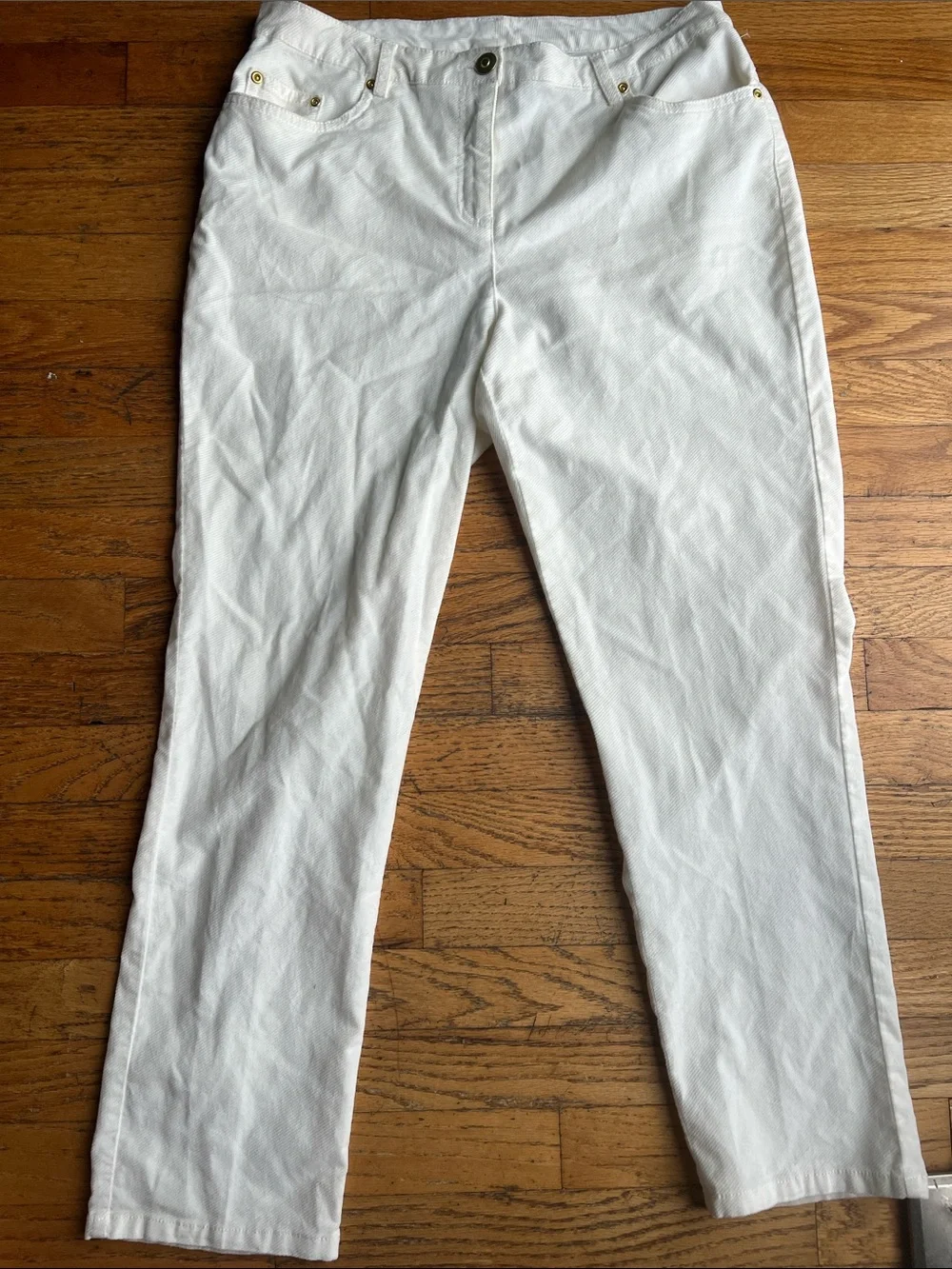 Ruby Rd. 10 Petite cream lightweight stretch Jean pant w/gold hardware